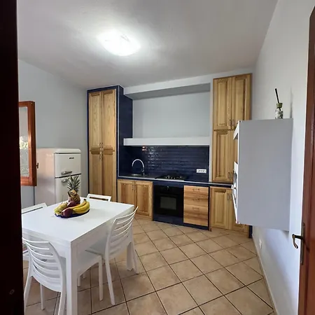 Casa Archi アパート チェファル